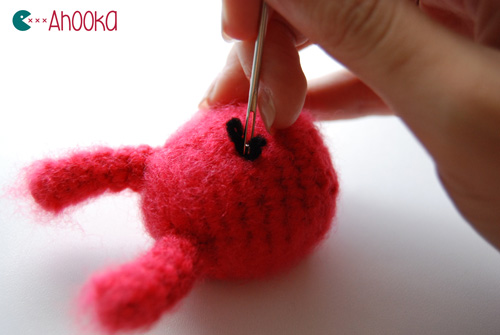 Binding Off Embroidered Details on Amigurumi