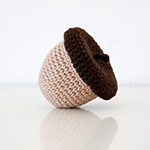Le gland de Scrat (avec cachette !) amigurumi par Ahooka