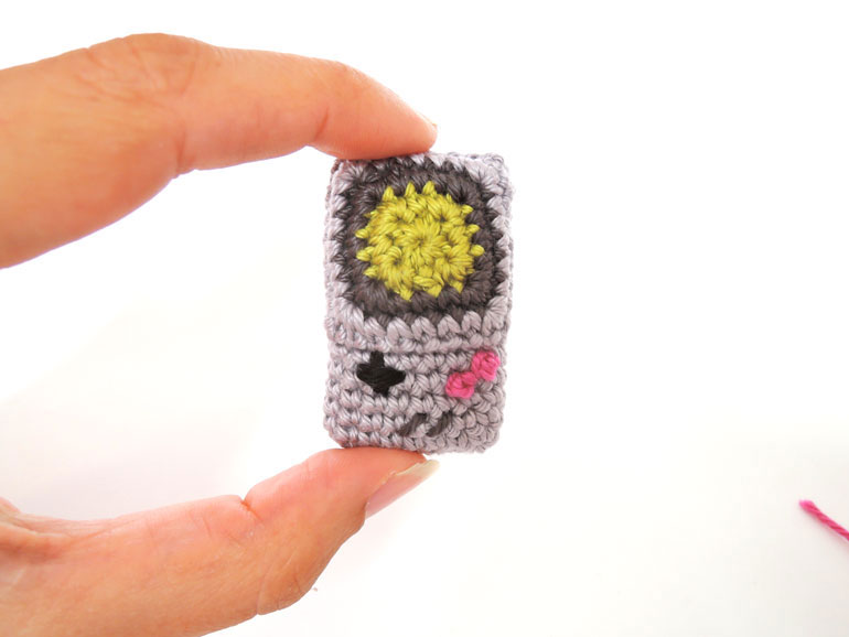 Ahookit : broder les yeux de vos amigurumis [embroider amigurumi